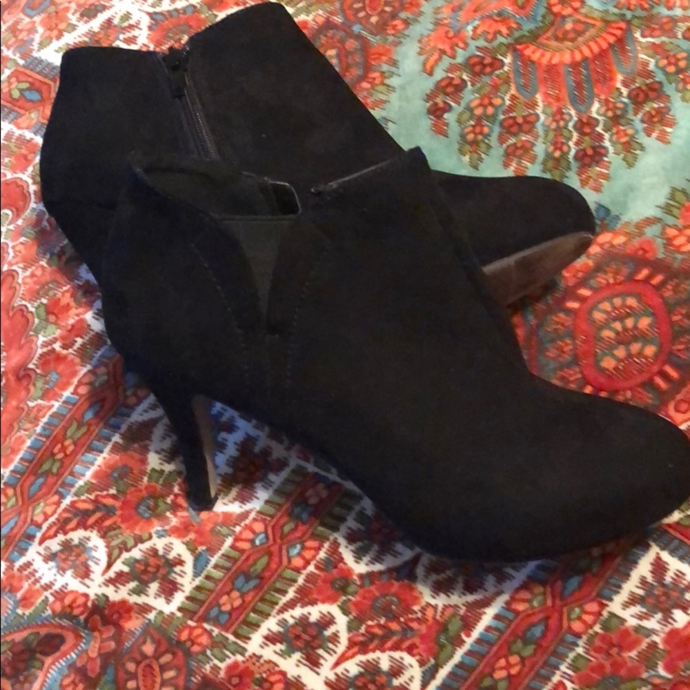Madden Girl Blk Suede Bootie